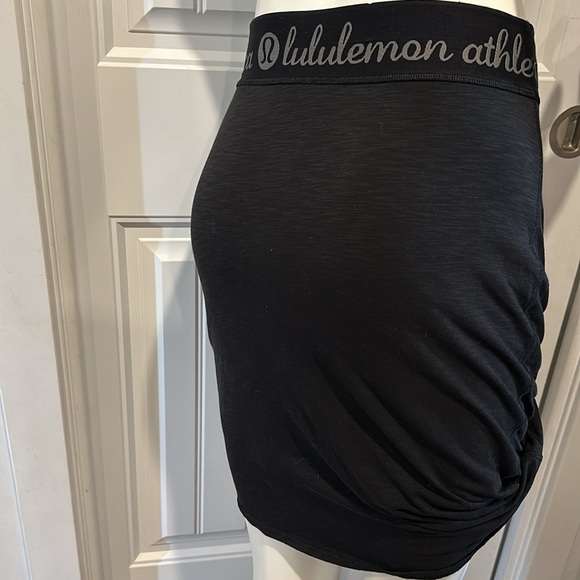 Lululemon Essence Skirt - Picture 2 of 3
